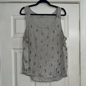 Women’s Old Navy pineapple tank top size xl